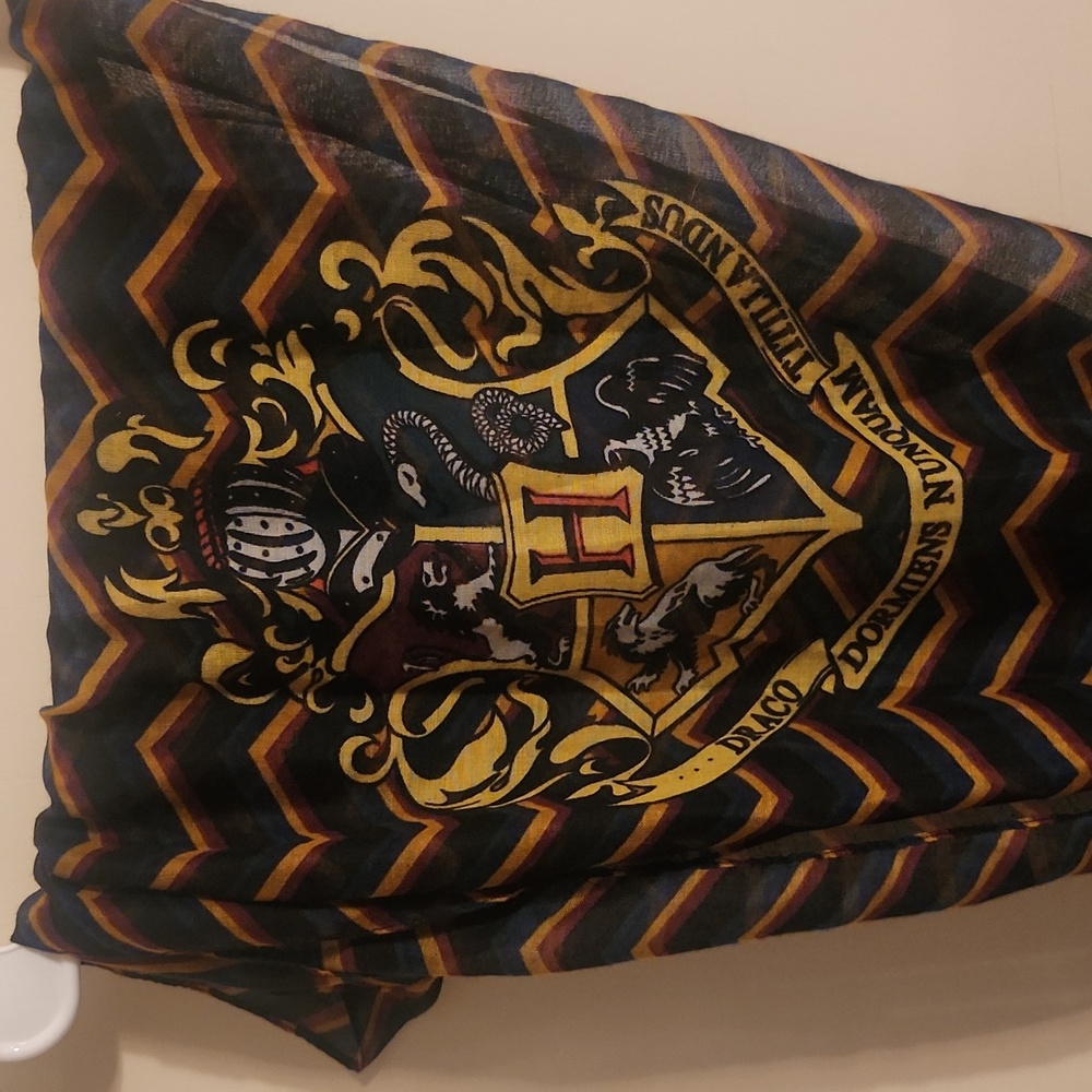 Scarf - Picture 2 of 4